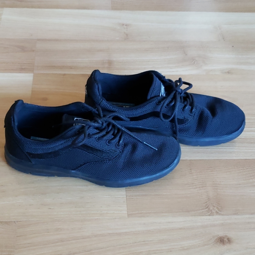 Vans Ultra Cush all black shoes